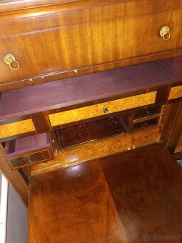 Starožitný sekretář - 2