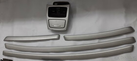 BMW e90 / e91 / e92 - Stříbrný interierový dekor - 2