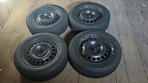 Zimní pneu 195/60 R15 + plechové disky + poklice - 2