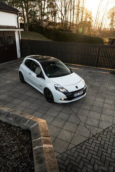 Clio III RS (Phase 2) Recaro - 2