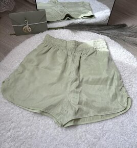 H&M sporty shorts - 2