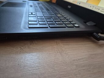 Starší herní notebook Accer - 2