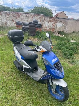Skútr Piaggio 50 - 2