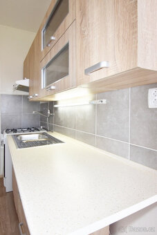 Pronájem bytu 2+1 61 m² Královéhradecká, Klášterec nad Ohří - 2