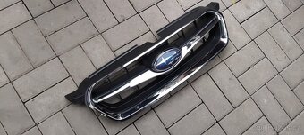 Přední maska Subaru legacy - 2