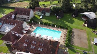 Resort s rodinným domem a bytem - 2