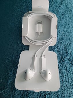 Originál iPhone sluchátka - lightning koncovka - 2