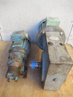 Elektropřevodovka 2ks.1,1kw-35ot.min.a 0,75kw-213ot.min. - 2