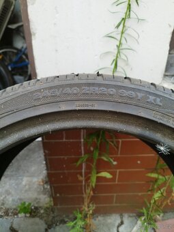 Pneu 245/40 zr20 - 2