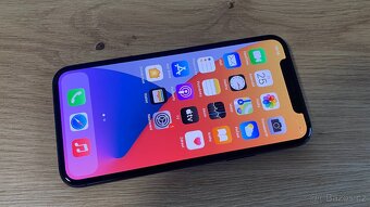 Apple iPhone 11 Pro 64GB, příslušenství, 3990Kč - 2