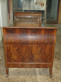 Postel Biedermeier ořech - 2