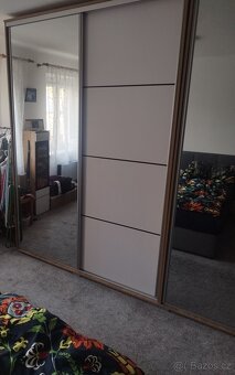 Šatní skříň - 2