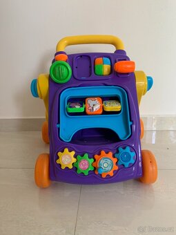 Hrající kočárek pro děti. - 2