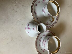 Sada 2 šálků s podšálky a vázička - 2