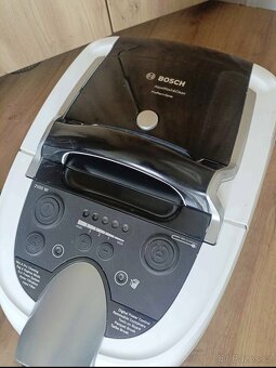 Vysavač Bosch - 2
