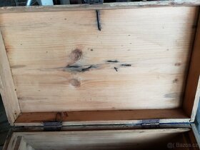 stará dřevěná krabice. Ručně vyrobené z pravého dřeva - 2