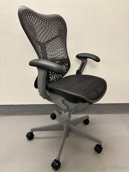 Kancelářská židle Herman Miller Mirra - 2