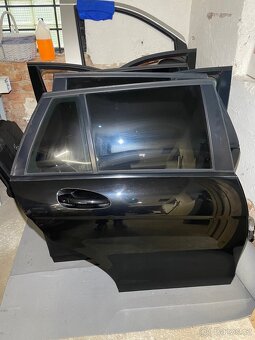 Pravé zadní dveře Mercedes - Benz C W204/S204 - 2