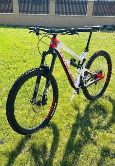 Karbonové enduro Intense Carbine Expert 2021 - 2