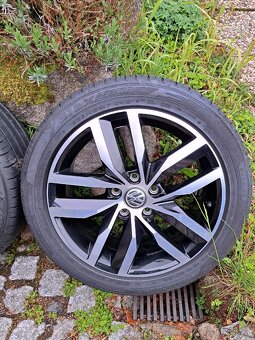 Alu kola VW Golf typ Madrid 225/45 R17 letni - 2