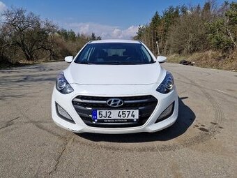 Hyundai i30 kombi 1.6 MPI 88 kw Trikolor Komfort, 1. majitel - 2