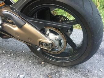 Aprilia Tuono 2004 - 2
