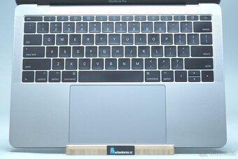 ZÁRUKA/Macbook Pro 13.3"/I5 2.3GHZ/8GB RAM/256GB SSD/CZ - 2