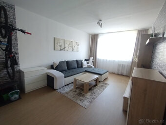 Pronájem bytu 3+1, 74 m² – Vsetín-Sychrov - 2