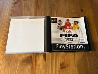 FIFA 2004 na PS 1 - 2