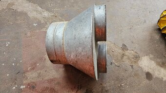 Rozdělovač vzduchotechniky s horkovzdušnými hadicemi - 2