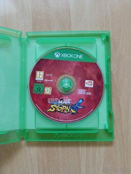 Xbox One S 1TB + ovladač + externí disk + hra Naruto - 2