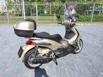 Piaggio Beverly 500 - 2