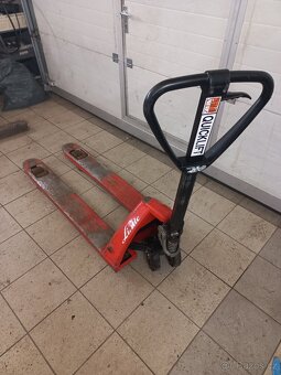 Paletový vozík paleťák - 2