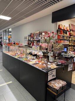 Obchod s pralinkami a sušeným ovocem v OC DBK – Praha 4 - 2