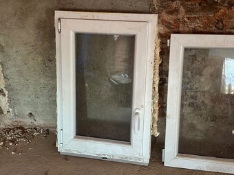 2x starší plastová okna Rehau / ABC okna 60x90 - 2