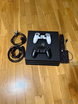 PS4 PRO + 2x dualshock - 2