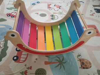 Utukutu houpačka Spectra duhová - 2