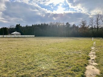 Stavební pozemek 900m² ve městě Horní Jelení - 2