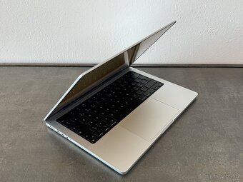 MacBook Pro 14" 2021 M1 Pro Silver / 500GB / 16GB - 2