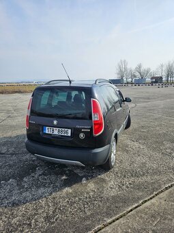 Skoda roomster scout - 2