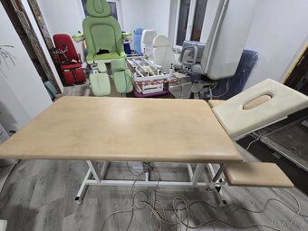 Elektrické masážní lehátko AKCE béžovo hnědé - 2