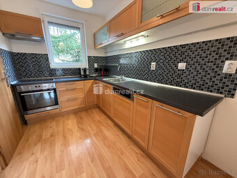 Pronájem řadového domu 5+kk 120 m2 P19 Vinoř garáž sklad zah - 2
