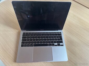 MacBook 13,3 stříbrný 16GB - 2