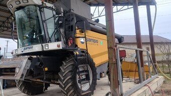Sampo 3065 kombajn mlatička - 2