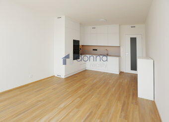 2+kk, 51m2 + balkon 6,4m2, Praha 4 - Háje. Výstavní ulice - 2