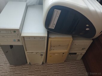 Pronájem HW rekvizit - CRT monitory, case, TV... - 2