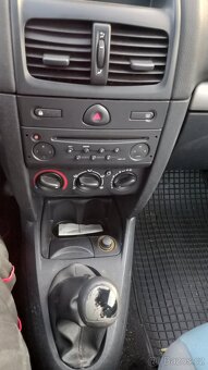 Renault clio 1.2 R.v.2003 - 2