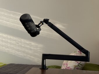 RØDE PodMic USB + Elgato Wave Mic Arm LP - 2
