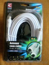 Konf.stolek, 2xzávěs, talíř, lampa, ant.kabel, círk.věci aj. - 2