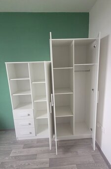 prodám skříně - bílé lamino - 2